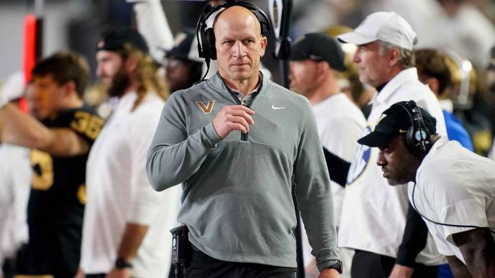 Clark Lea signs six-year deal with Vanderbilt