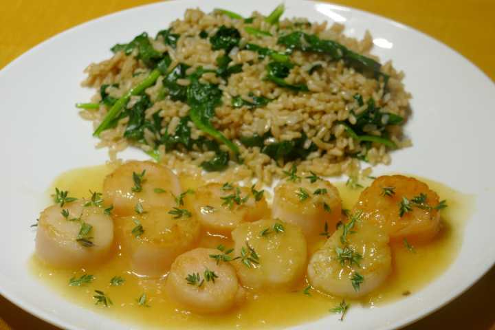 Sea scallops make quick, flavorful meal