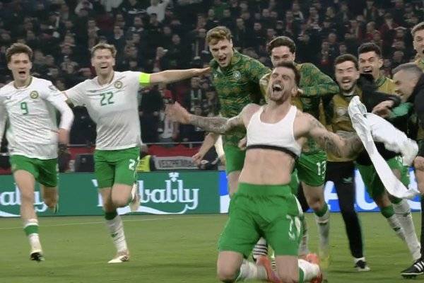 Festejo épico: los videos virales de los irlandeses festejando el pase al repechaje del Mundial en el último minuto