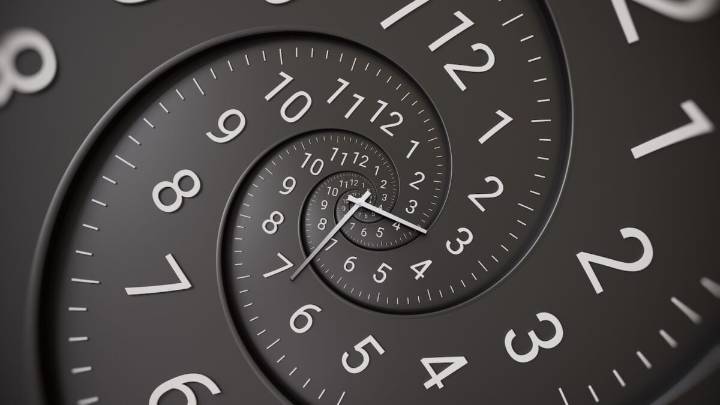 Here’s What Happens When Your Phone's Clock Changes Itself on Nov. 2