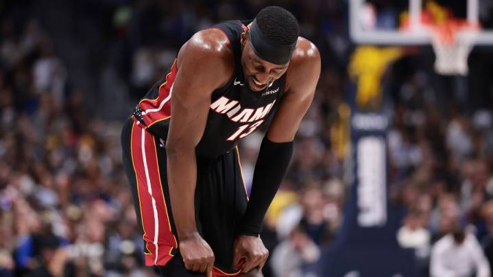 Heat's Adebayo hobbled by foot pain, exits early vs. Nuggets
