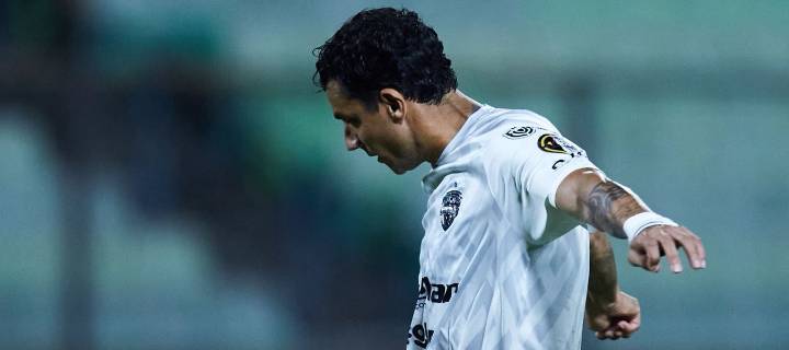 Metropolitanos siguió anunciando bajas