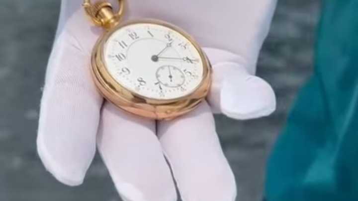 Venden Reloj de Oro Recuperado del Titanic en Millonaria Cifra; Marca la Hora del Hundimiento