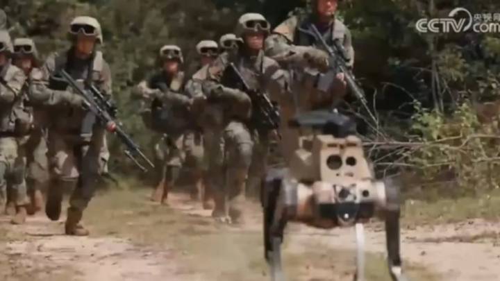 La nueva era del combate: China usa robots “lobo” que eliminan blancos en 10 segundos