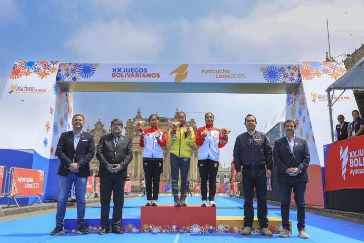 Presidente Jerí premió a atletas peruanos que obtuvieron medallas en Juegos Panamericanos