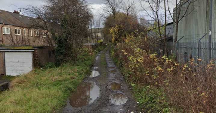 West Dunbartonshire police probe 'possible remains' found in bag