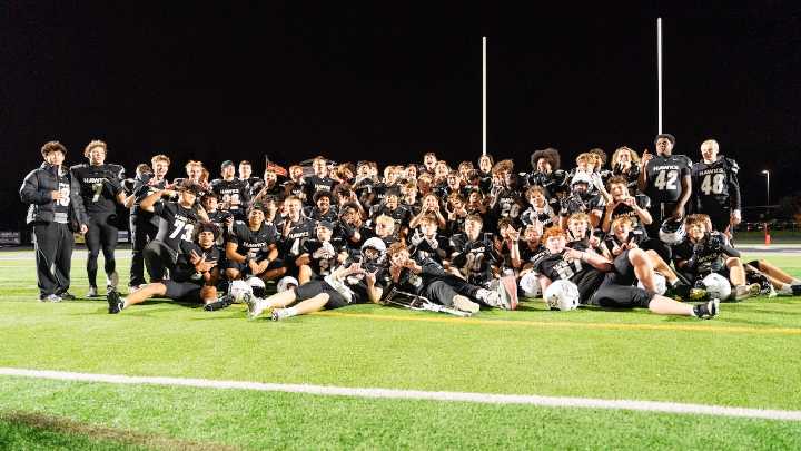 Nelson proves it wasn’t a fluke, bests Lakeridge in Class 6A football quarterfinals