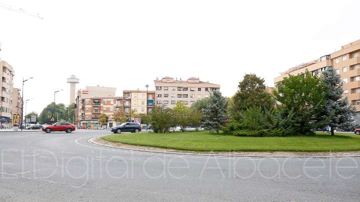 La Guardia Civil de Albacete aclara cómo circular en las rotondas: preferencias y carriles