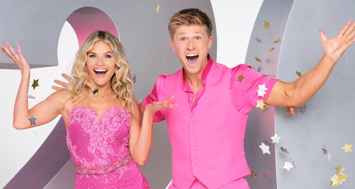 Robert Irwin & Witney Carson Earn First Perfect Score On ‘Dancing With the Stars’ Season 34 | Dancing With the Stars, Robert Irwin, Witney Carson | Celebrity News and Gossip | Entertainment, Photos an