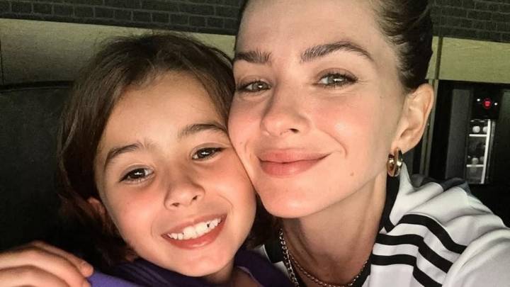 La China Suárez volvió a Turquía sin su hija: por qué