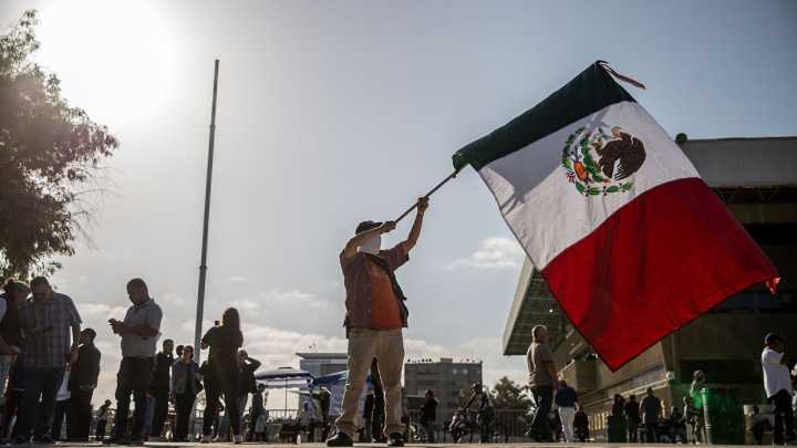 Los Mexicanos Tienen Alta Confianza en Su Gobierno, Señala Informe de OCDE