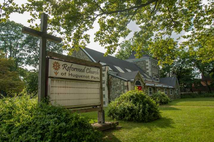 Free concert for the community follows a friendsgiving dinner for memory loss patients at Staten Island church Saturday