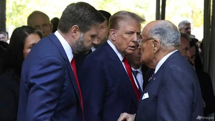 Trump indulta a Giuliani y otros acusados de intentar anular victoria de Biden en 2020