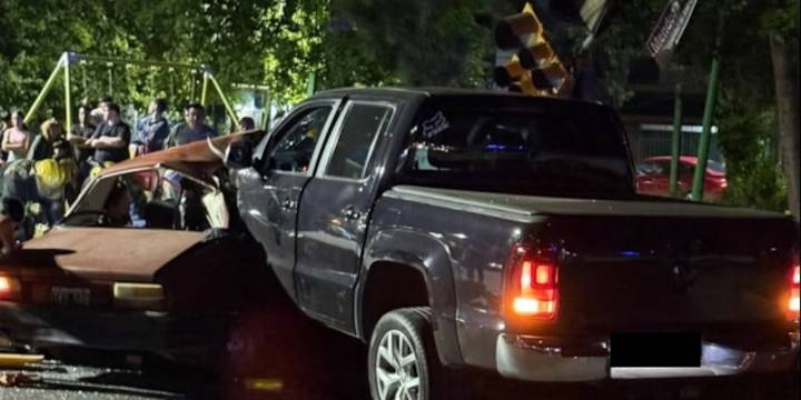 Tragedia en José C. Paz: una familia destrozada luego de que una camioneta embistiera el auto en el que viajaban