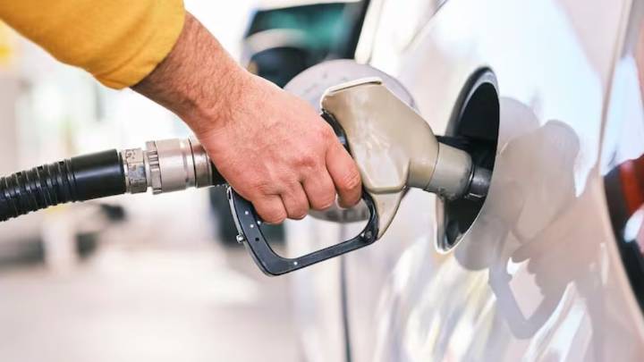 Por qué tu auto puede gastar más nafta durante el verano