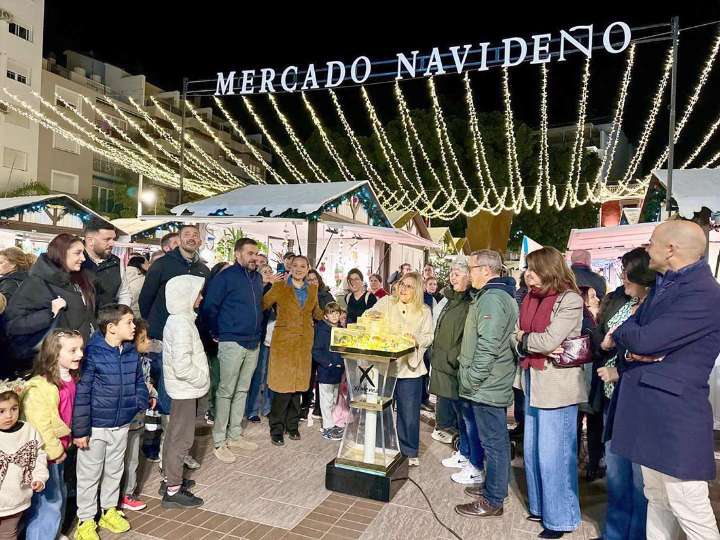 Abre sus puertas el Mercado Navideño en la plaza de la Constitución