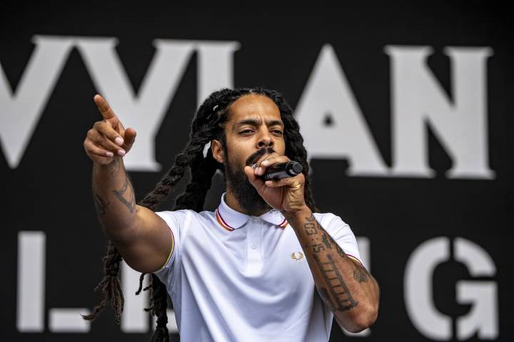 Five arrests made outside Bob Vylan gig as protests take place