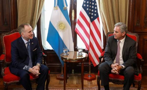 El canciller Quirno recibió al nuevo embajador de EE.UU. y busca destrabar el acuerdo comercial