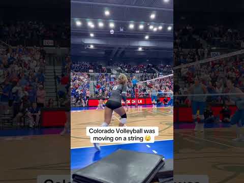 They were all in sync 🏐 (via coloradovolleyball/X)