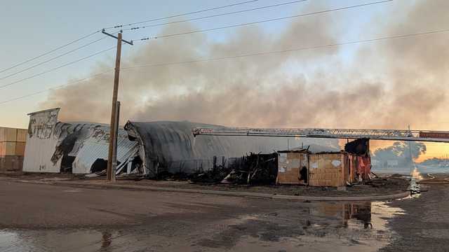 No one hurt after building fire in Clovis