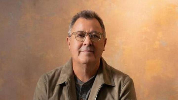 Vince Gill to Get 2025 Willie Nelson Lifetime Achievement CMA Award