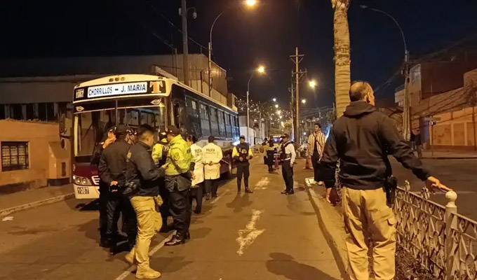 Atacan a balazos otro ómnibus de transporte público en Chorrillos: chofer logró sobrevivir