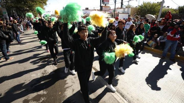 Suspenderían clases el 20; alcaldes piden que niños vayan a desfile