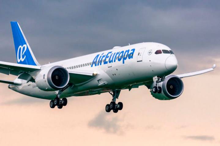 Dos líneas suspenden vuelos en la ruta Madrid–Caracas para este martes