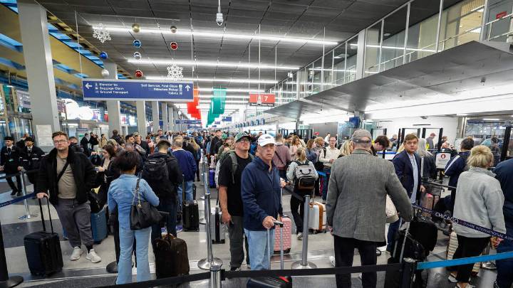 Flight Cancellations And Delays Continue To Rise Across The US