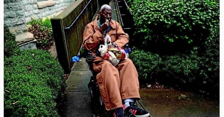 SHUTDOWN DRAGS INTO SIXTH WEEK