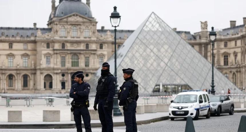 París: ¿Qué se sabe de los dos detenidos por el robo del Louvre?