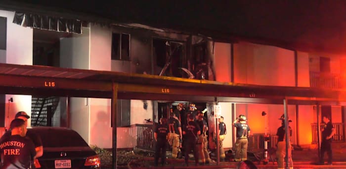 HFD: Fire at west Houston apartment complex under investigation