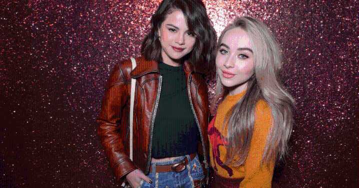 Selena Gomez & Sabrina Carpenter's Selfie Is a 'Sablena' Fan's Dream