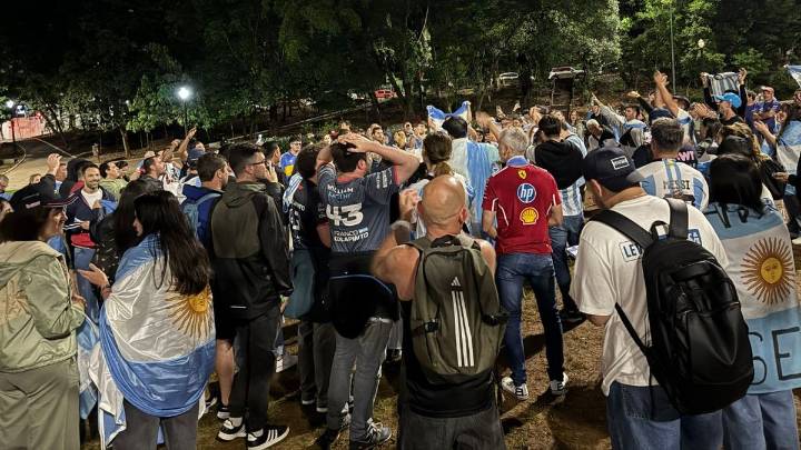 El aguante argentino por Franco Colapinto se hizo sentir en la noche de San Pablo con un banderazo