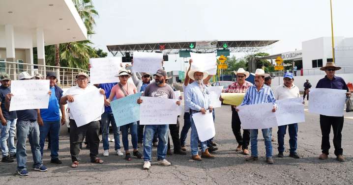 Transportistas y campesinos se reúnen con Segob después de los megabloqueos