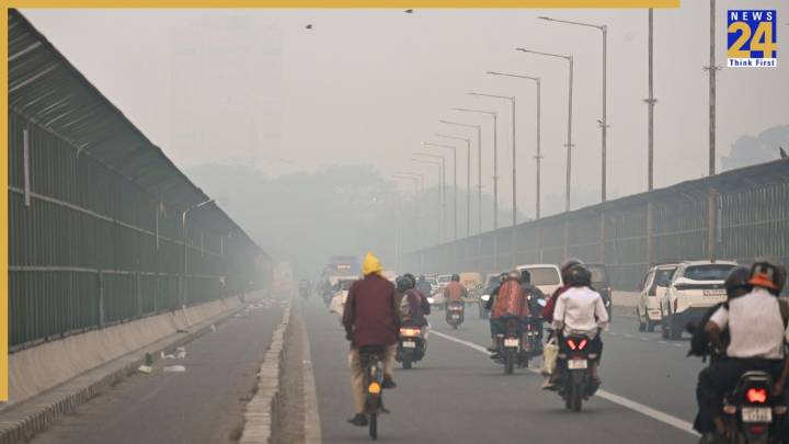 Delhi AQI: Air quality remains ‘Very poor’ as winter sets in; Check area