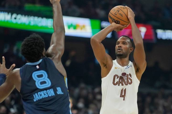 Donovan Mitchell scores 30 as Cavaliers rally for 108