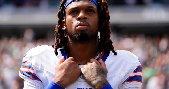 LISTEN: Bills' Damar Hamlin says he was built to handle adversity even before cardiac arrest
