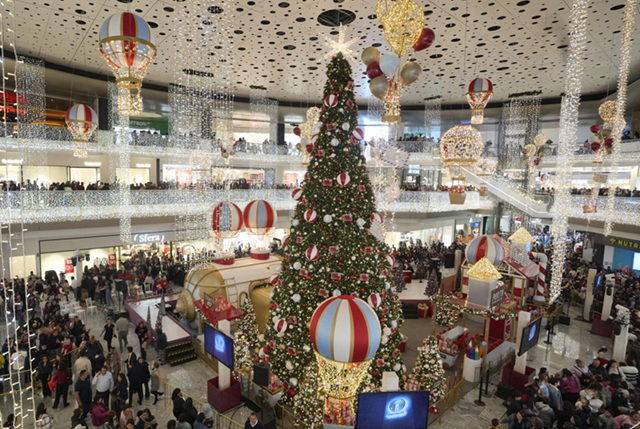 Perisur ilumina el sur de la Ciudad De México con el inicio oficial de la temporada navideña