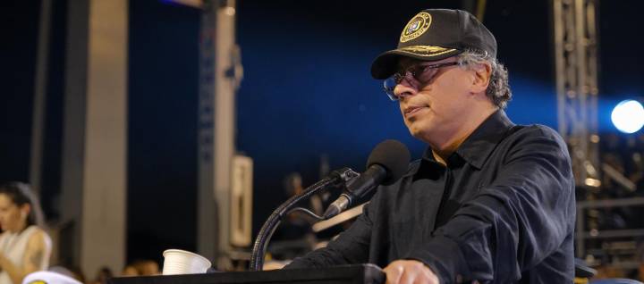 "Si se suspenden los bombardeos los capos van a reclutar más niños y niñas": Petro