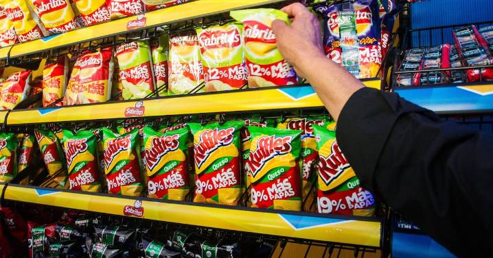 A que no puedes comer solo una: Mexicanos consumen más de 10 kilos de botanas saladas al año