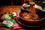 Restaurant review: Tacotlán, Mexican quesabirria in Chicago