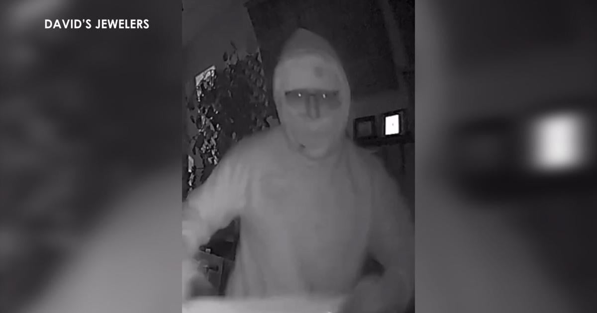 Anchorage jewelry store targeted in latest break