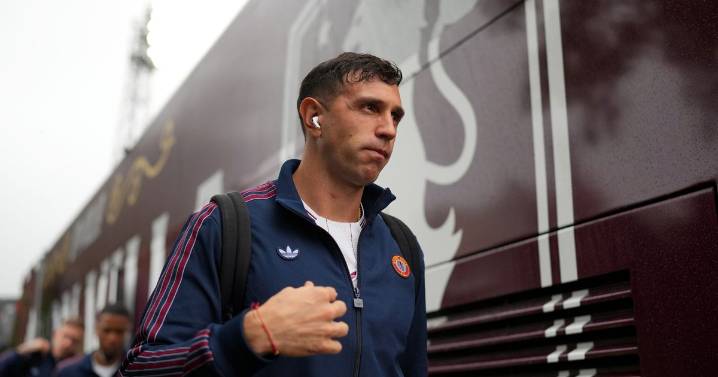 Unai Emery confirms big Emi Martinez decision after important Aston Villa conversation