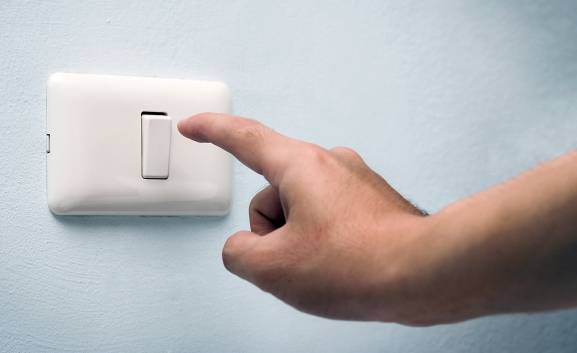 La Junta adjudica a Iberdrola el contrato eléctrico y prevé un ahorro de 19 millones de euros