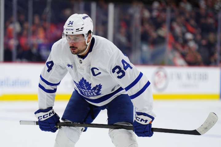 Maple Leafs coach: Nikita Zadorov's hit on Auston Matthews should have been a penalty