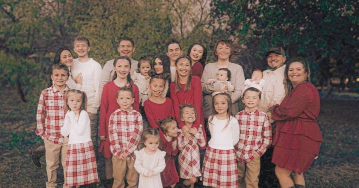 Mum-of-20 reveals 'secret' to budget Xmas - like spending different amount on each kid