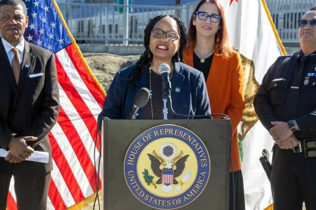 Rep. Friedman calls for $250 million in safety grants for nation’s public transit agencies