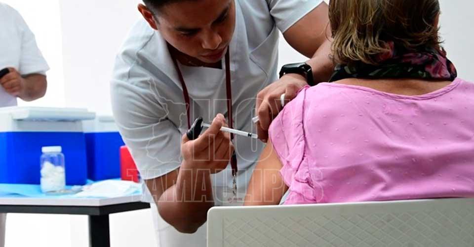 Fortalecen vacunación contra enfermedades de temporada invernal en Tamaulipas