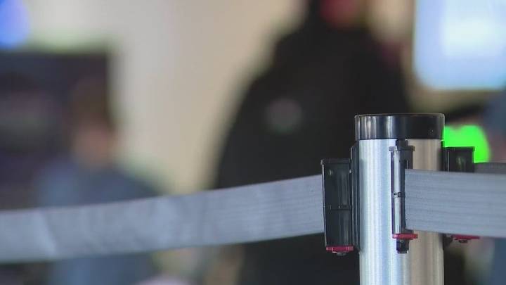 Air traffic controllers working without pay leads to travel woes